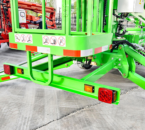 BOOM LIFT
