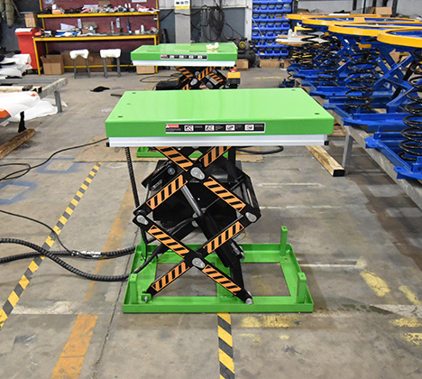 SCISSOR LIFT TABLE