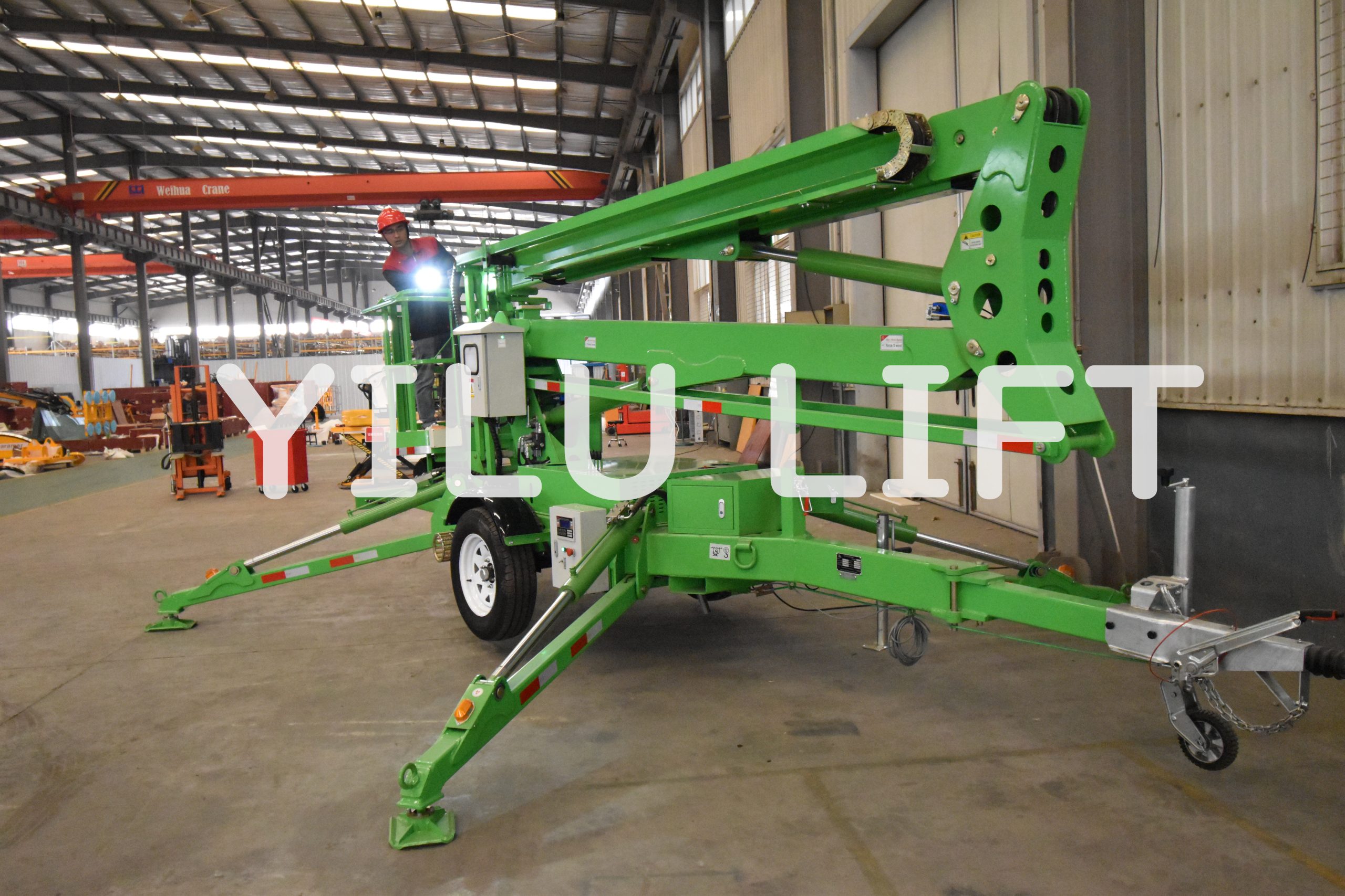 When to Use a Boom Lift Instead of a Telescopic Model？